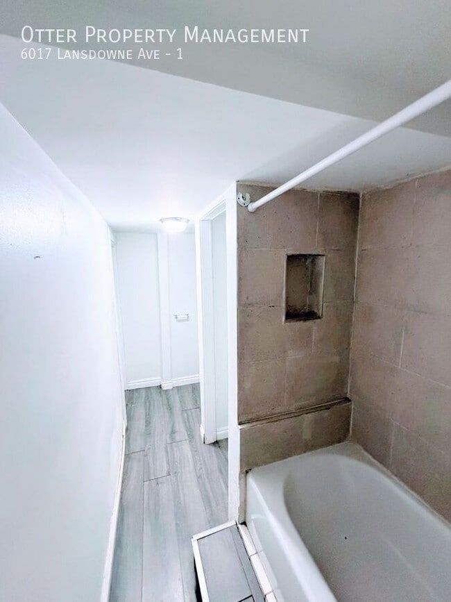 Building Photo - 6017 Lansdowne Ave