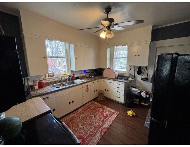 Building Photo - 519 Market St