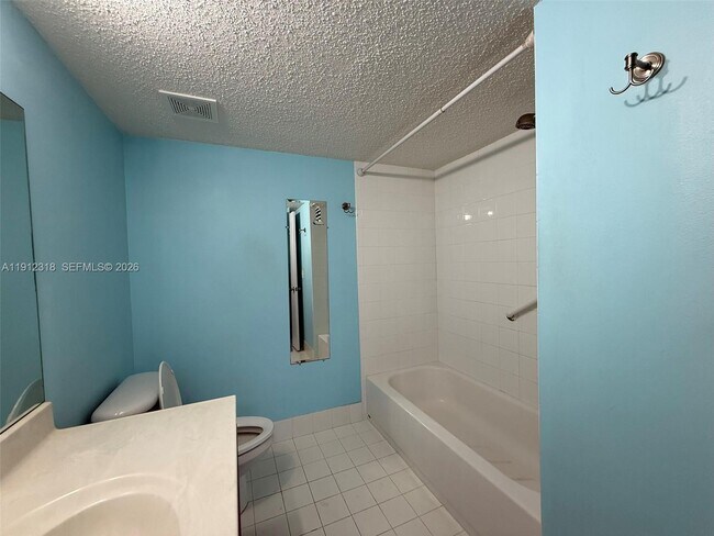 Building Photo - 9907 Westwood Dr