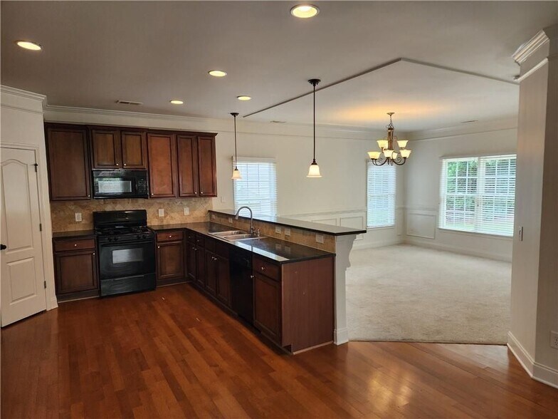 Building Photo - 5430 Delmonte Dr