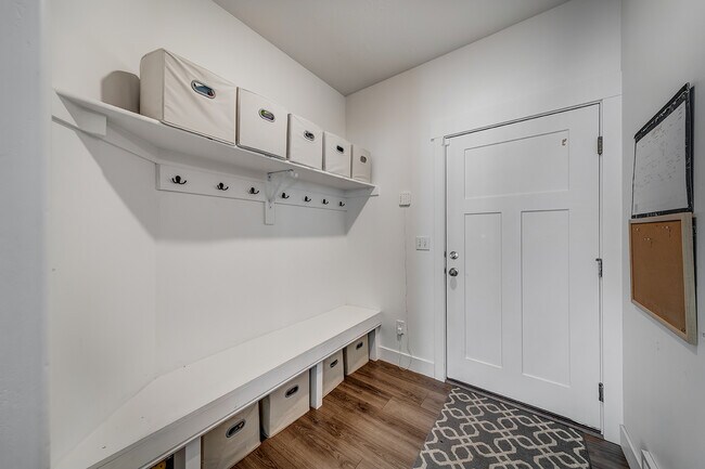 Building Photo - 7182 N Brook Rdg
