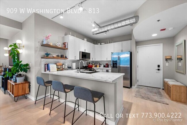 Building Photo - 909 W Washington Blvd