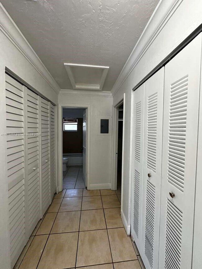 Building Photo - 802-804 NW 10th St