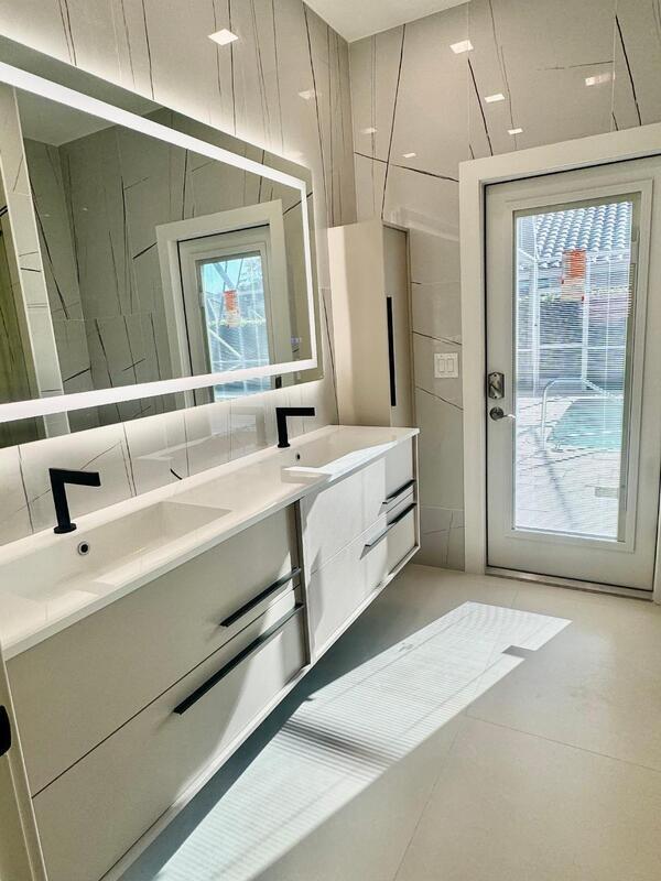 Building Photo - 7686 La Corniche Cir