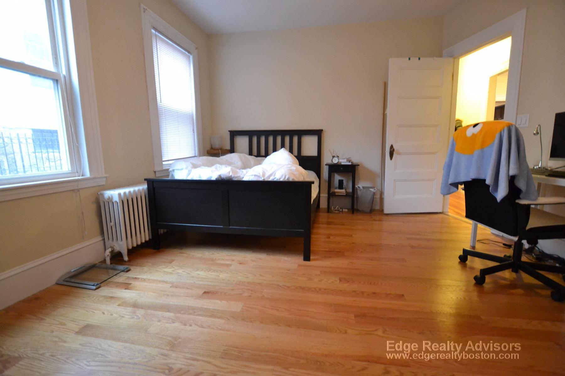 Building Photo - 74 Leicester St