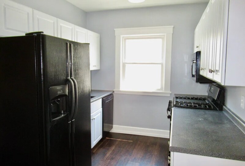 Building Photo - 818 Amherst St