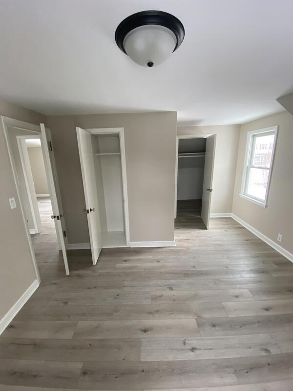 Building Photo - 903 Manomin Ave