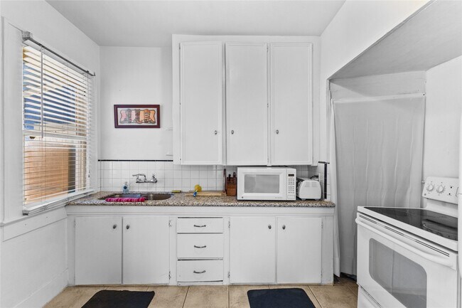 Building Photo - 2509 Whitney St