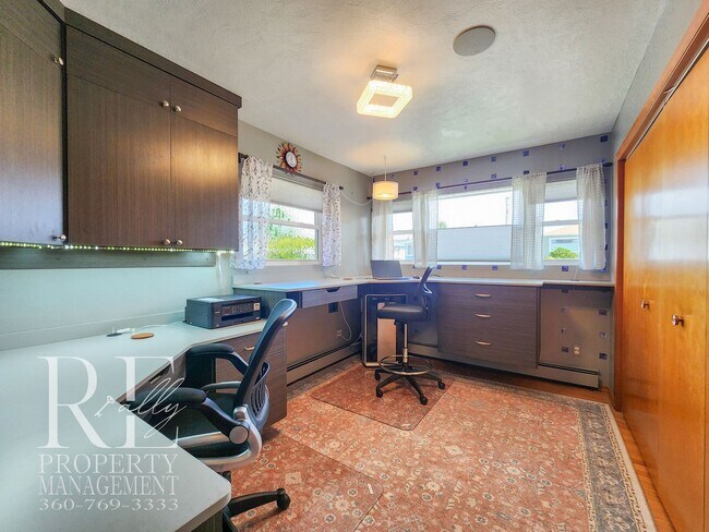 Building Photo - 2113 Brashem Ave