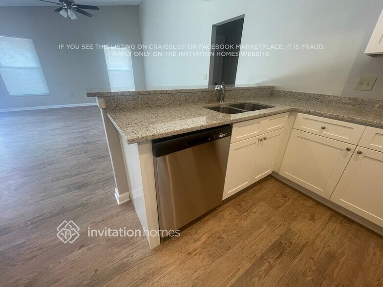 Building Photo - 10410 Tara Dr