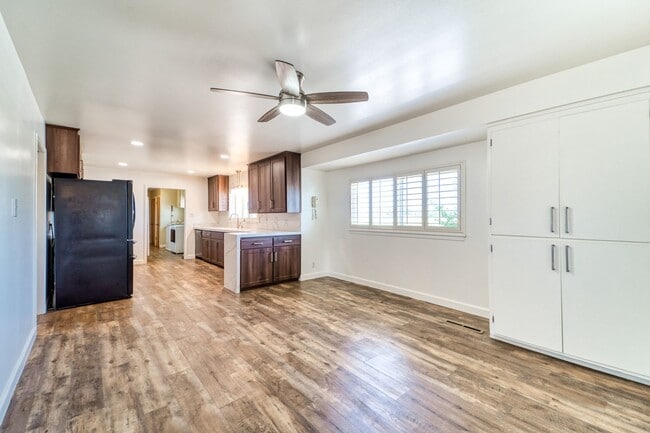 Building Photo - Beautiful 3 Bed / 2 Bath  on 1.8 Acres Ple...