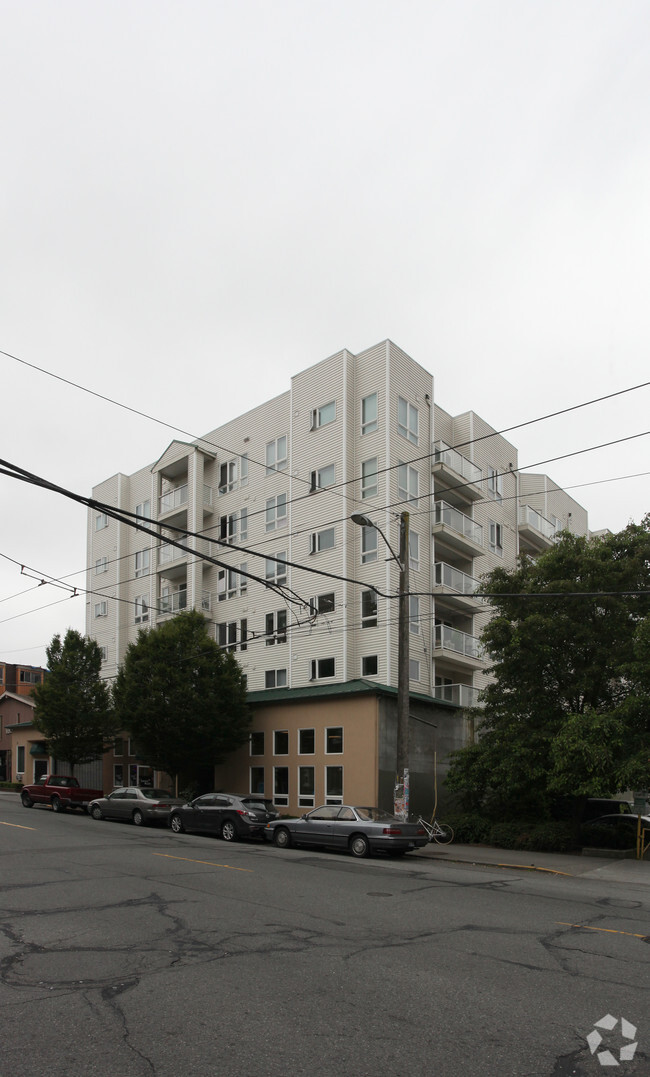 Primary Photo - Capitol Steps Apartments
