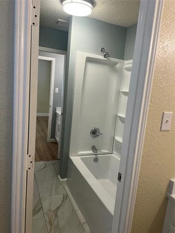 Building Photo - 404 Central Park Dr