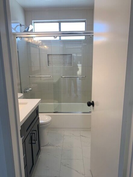 Building Photo - 3557 Jasmine Ave