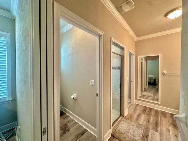 Building Photo - Modern Comfort in Fletcher Oaks – 3BR/2BA ...