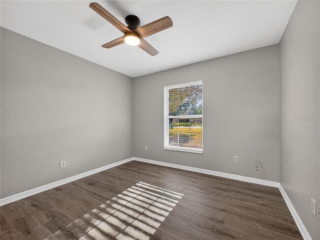 Building Photo - 14309 Golden View Dr