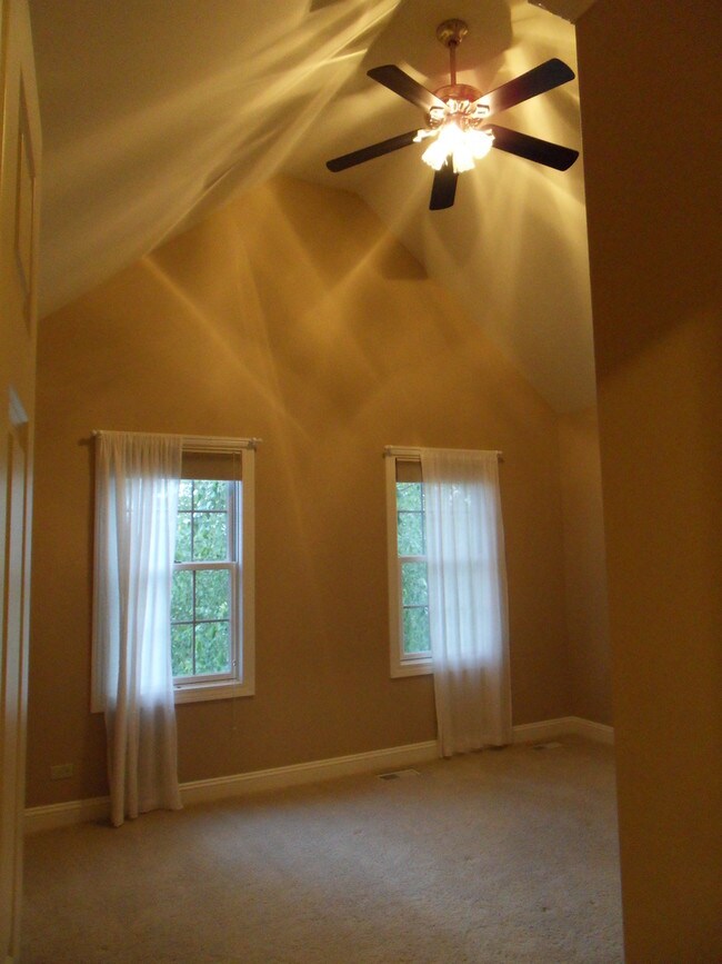 Building Photo - 1326 Walnut Ridge Dr