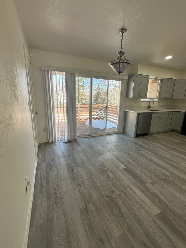 Building Photo - Bi-level duplex in Wheat Ridge