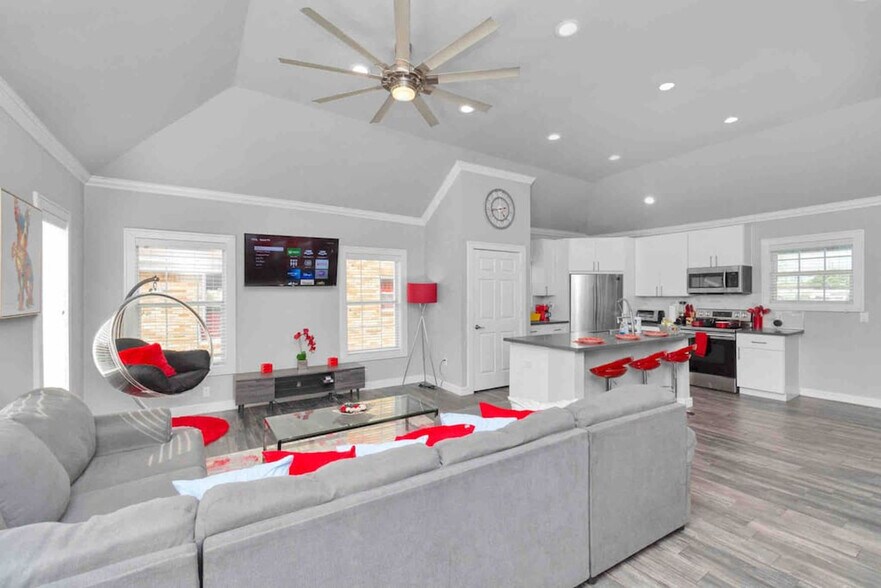 Building Photo - 2615 Arbor St