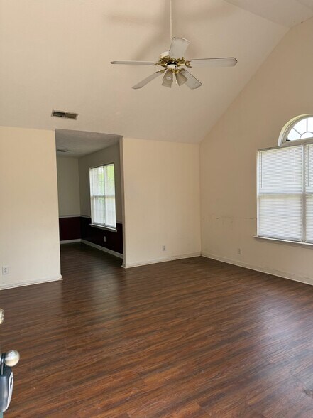 Building Photo - 1118 Toddington Dr