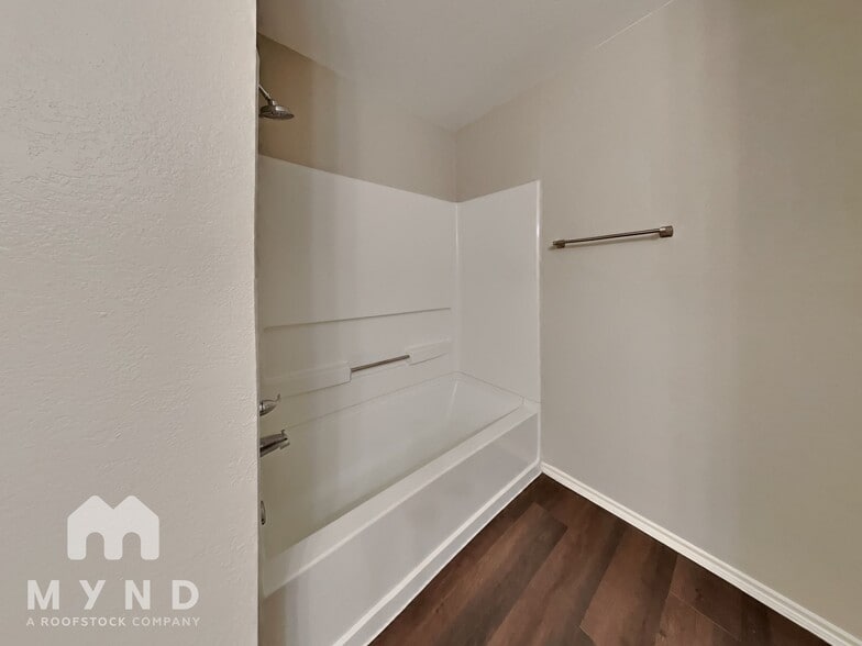 Building Photo - 8135 Villandry Ln