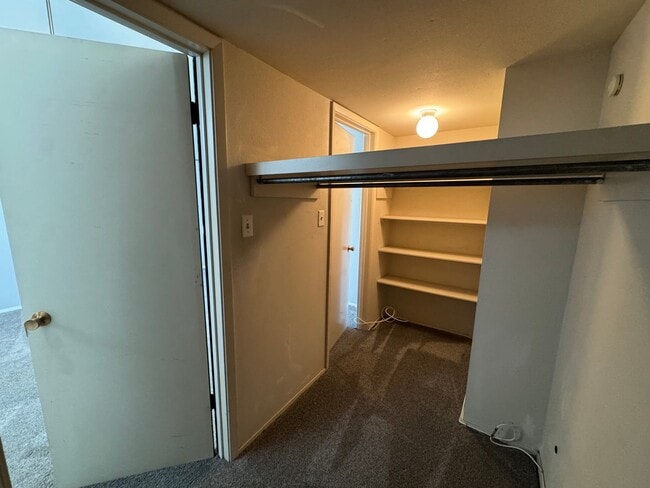 Building Photo - All Utilities Included! Condo in Winrock Villas