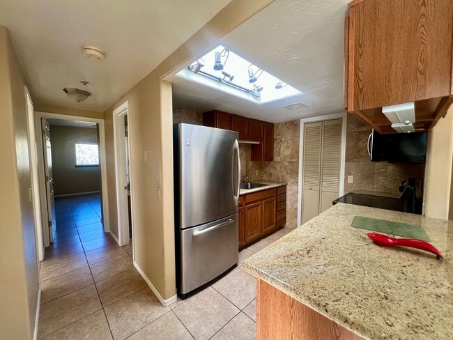 Building Photo - Unfurnished, 1-year long-term rental