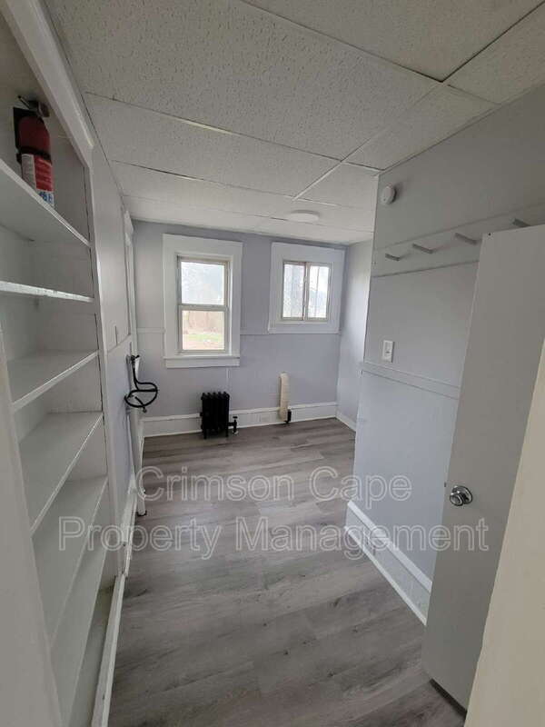 Building Photo - 341 Hughes St