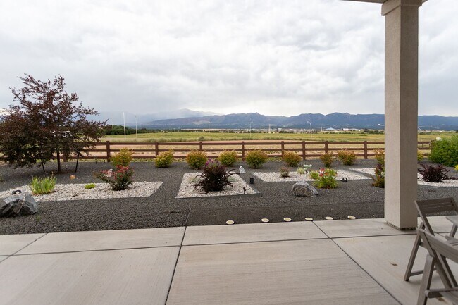 Building Photo - Experience the Perfect Blend of Nature and Luxury!!!
