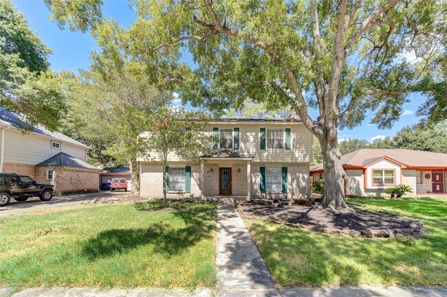 Building Photo - 17206 Seven Pines Dr