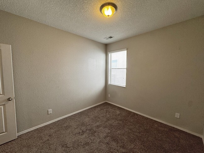 Building Photo - 6732 Oro Valley Rd NW