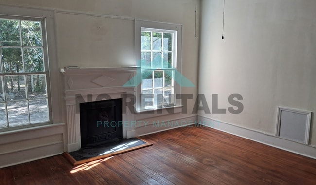 Building Photo - 307 N Parker St