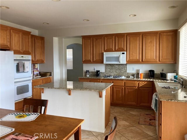 Building Photo - 35689 Pecan Tree Ln