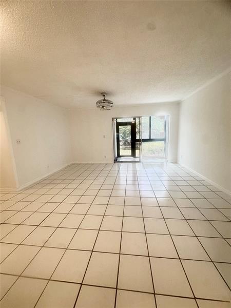 Building Photo - 717 Gardens Dr
