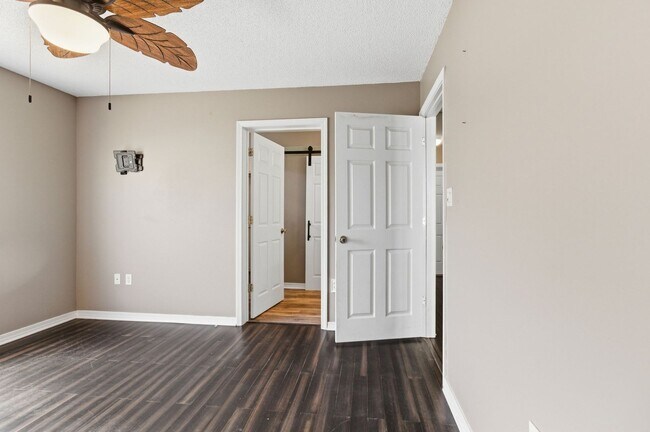 Building Photo - 3 Bedroom in Crestview!!