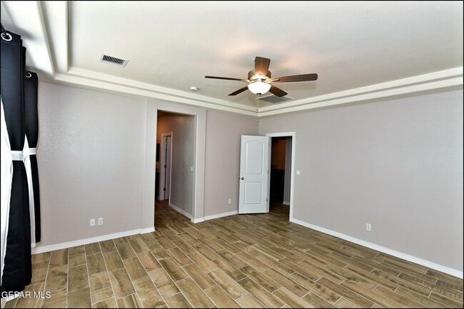 Building Photo - 10716 Drew Pearson Dr