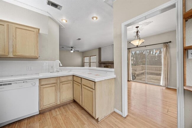 Building Photo - 1100 Silverton Ct