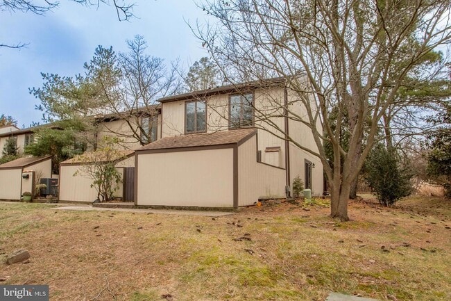 Building Photo - 17 Eden Roc