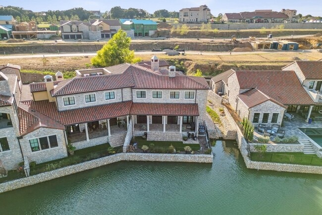 Building Photo - 28 Comillas Dr