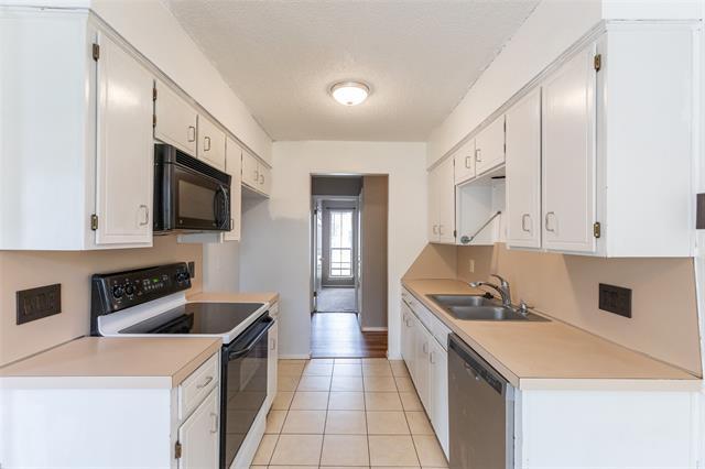 Building Photo - 3902 Karen Dr