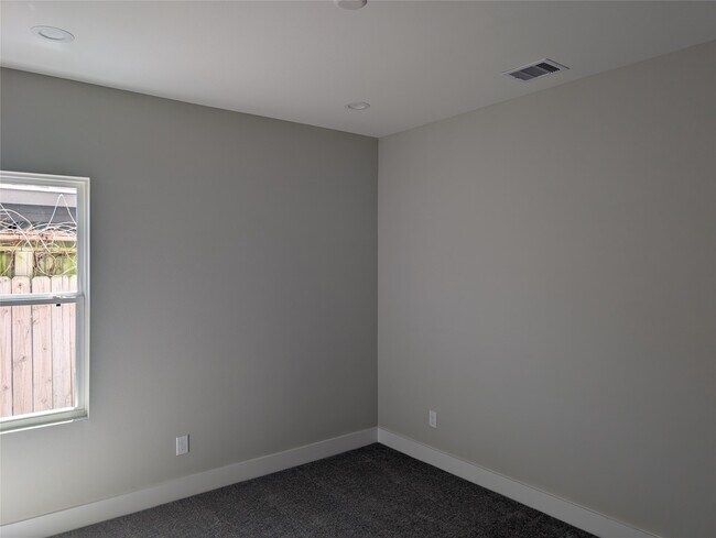 Building Photo - 8014 Huntington Spgs Ln