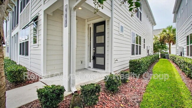 Building Photo - 409 Crestview Dr