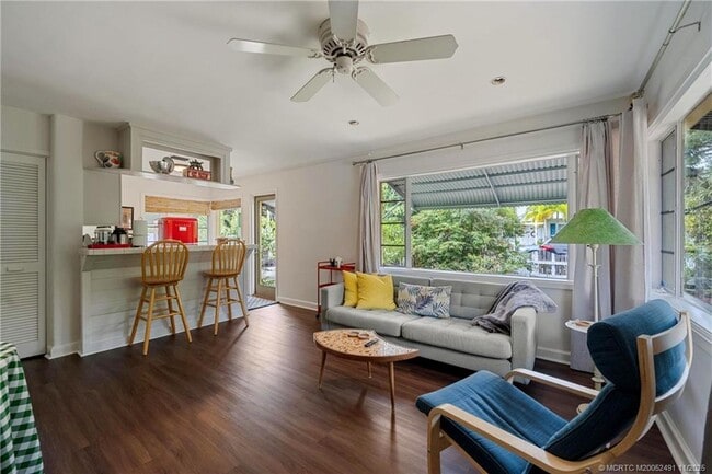 Building Photo - 120 SW 5th St