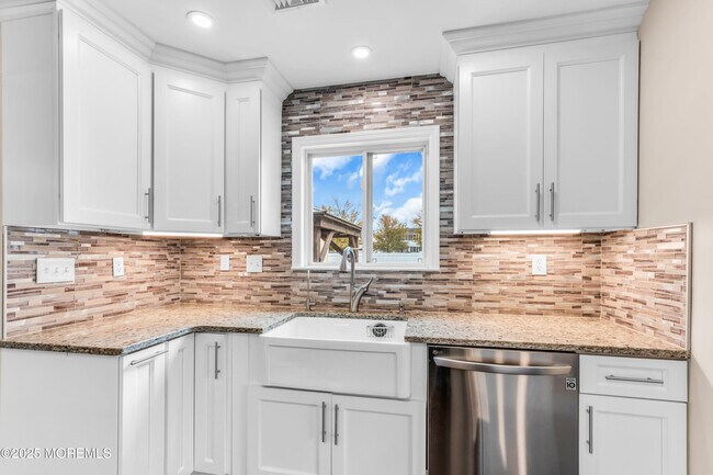 Building Photo - 922 Quincy Dr