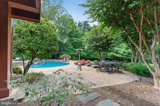 Building Photo - 9864 Walker Glen Ct