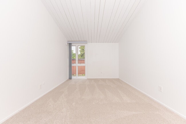 Building Photo - 2407 Packard St