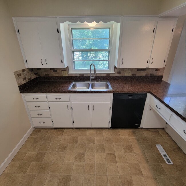 Building Photo - Mitchell