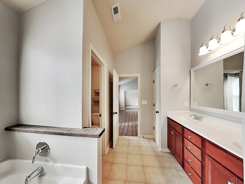 Building Photo - 5015 Groover Dr