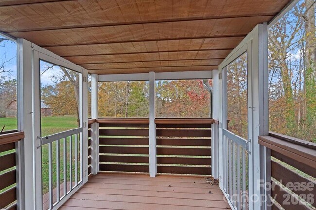 Building Photo - 2708 Mooresville Rd