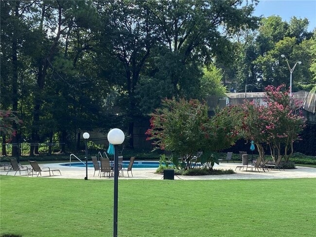 Building Photo - 130 26th St NW